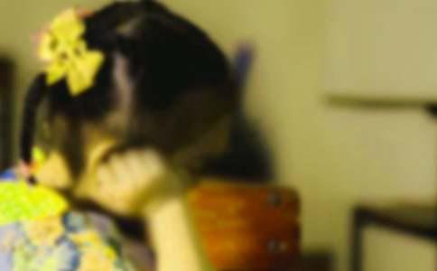 游出行必备物品AG真人女孩旅